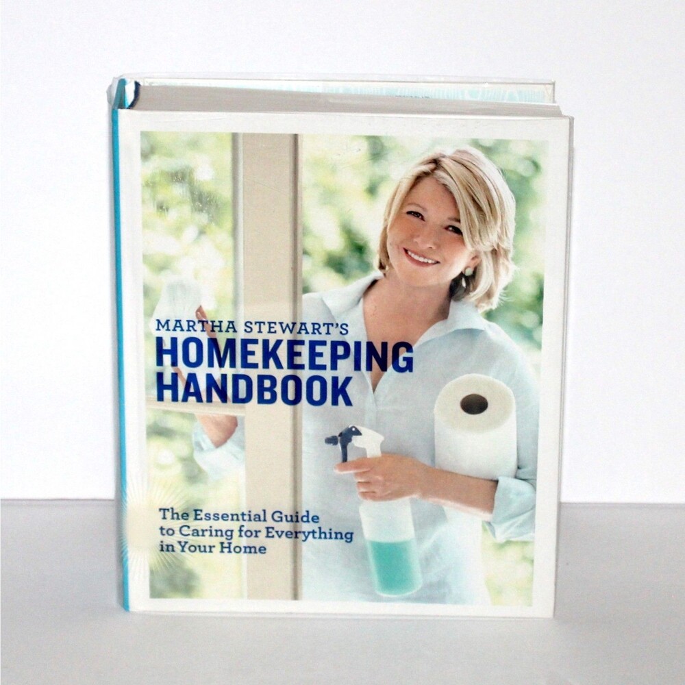 Martha Stewart Homekeeping Handbook 2006 1st Ed Hardcover